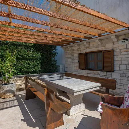 Semesterbostad Krajcar, Rustic Simplicity Hugged By Nature *