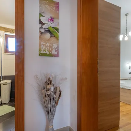 Semesterbostad Krajcar, Rustic Simplicity Hugged By Nature Prkacini