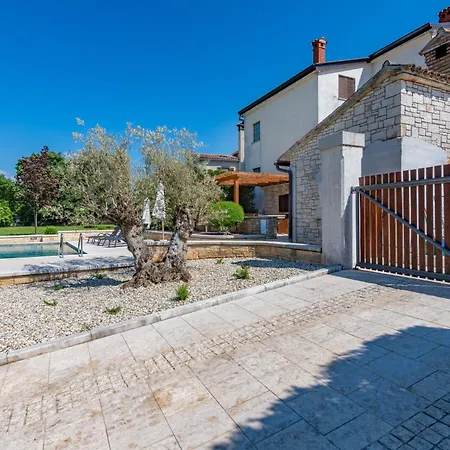 Semesterbostad Krajcar, Rustic Simplicity Hugged By Nature *