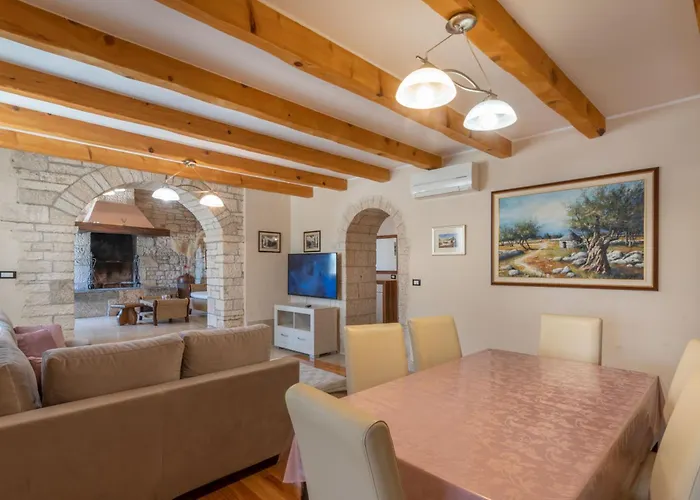 Krajcar, Rustic Simplicity Hugged By Nature Feriehus Prkacini