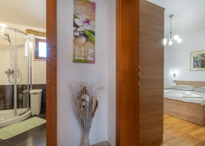 Feriehus Krajcar, Rustic Simplicity Hugged By Nature Prkacini