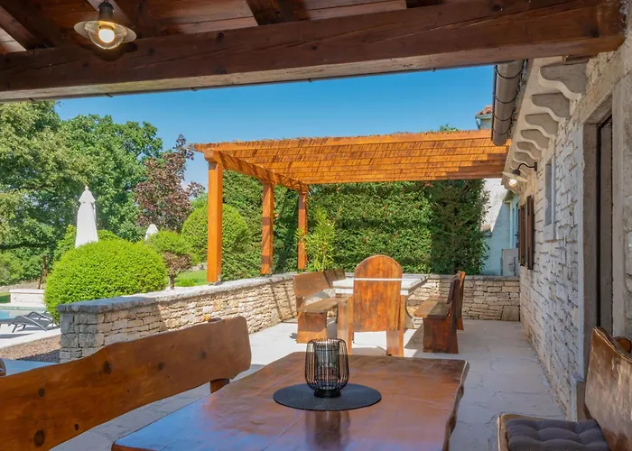 Krajcar, Rustic Simplicity Hugged By Nature Feriehus Prkacini