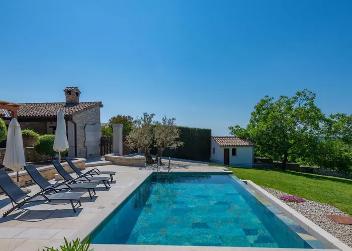 Feriehus Krajcar, Rustic Simplicity Hugged By Nature